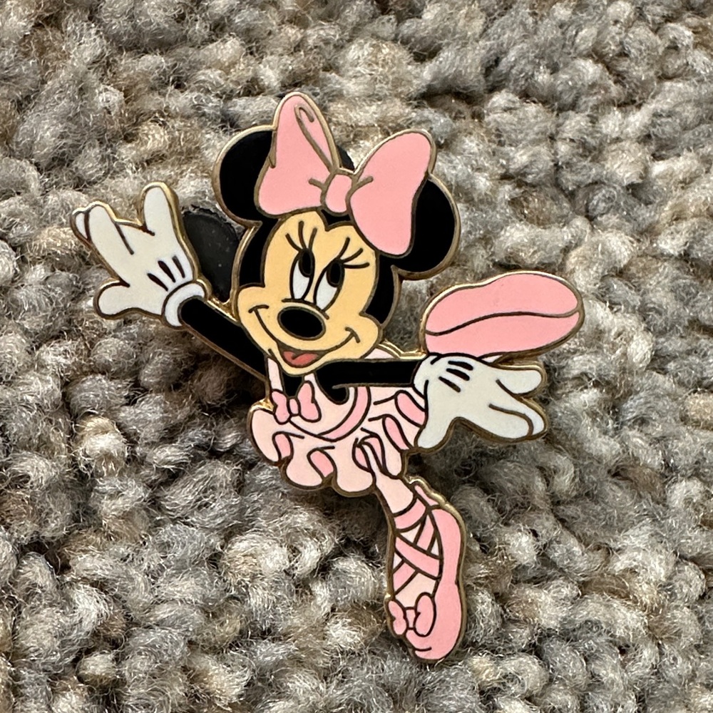 Disney Minnie Mouse Ballerina pin